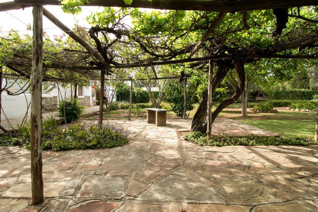 The Townhouse Villa กราฟฟ์-เรเน็ต ภายนอก รูปภาพ