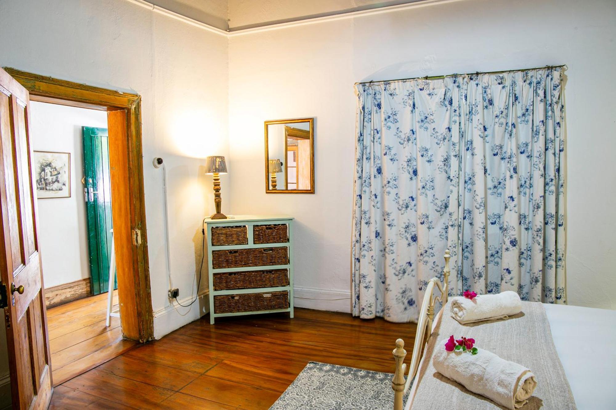The Townhouse Villa กราฟฟ์-เรเน็ต ภายนอก รูปภาพ