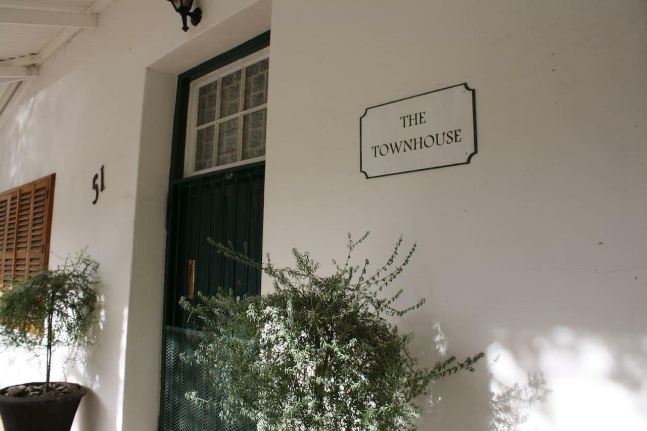 The Townhouse Villa กราฟฟ์-เรเน็ต ภายนอก รูปภาพ